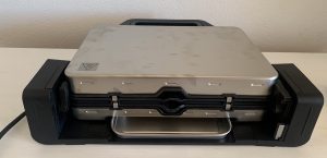 WMF Lono Kontaktgrill Fettauffangschale rückseitig eingerastet