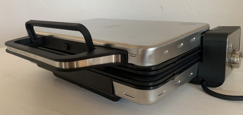 WMF Lono Kontaktgrill Schrägansicht