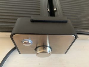 WMF Lono Kontaktgrill von unten mit Kabelaufwicklung Nahaufnahme Temperaturregelung