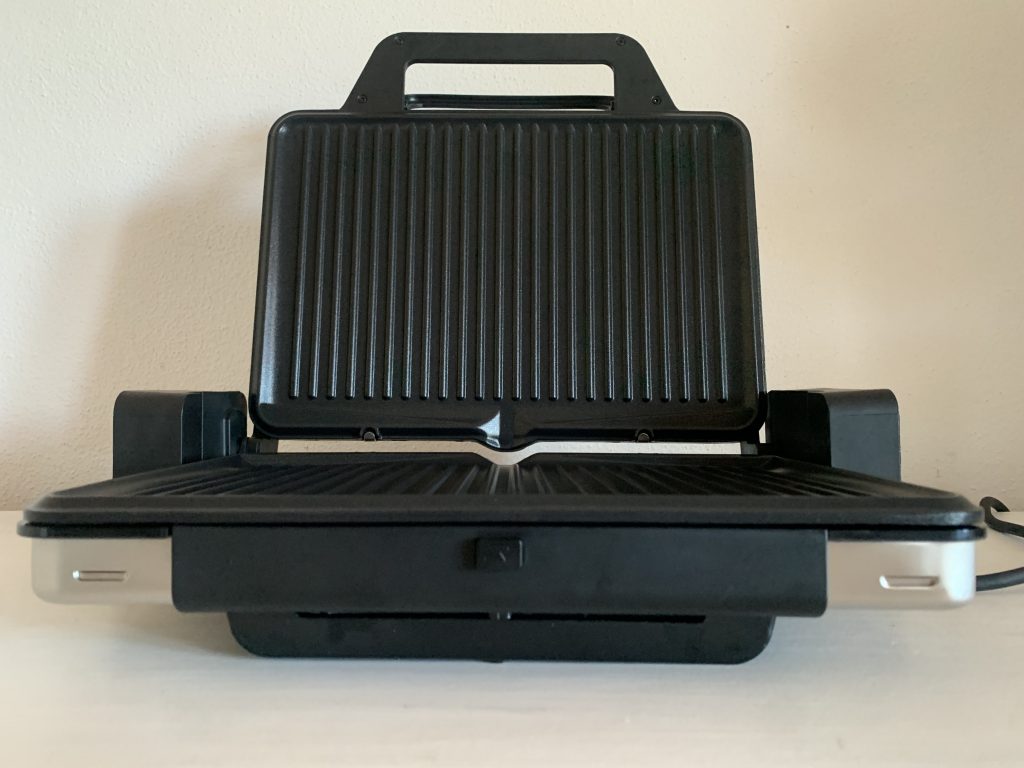 WMF Lono Kontaktgrill von vorne geöffnet