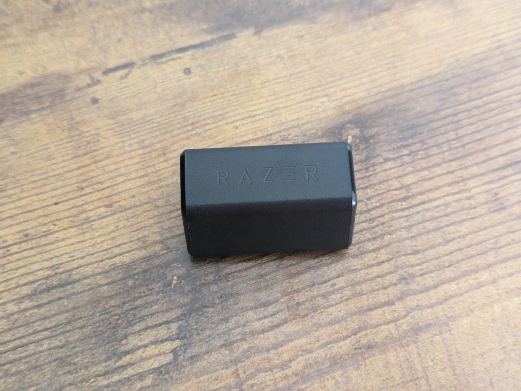 Wireless-Dongle der Razer Cobra Pro Gaming-Maus