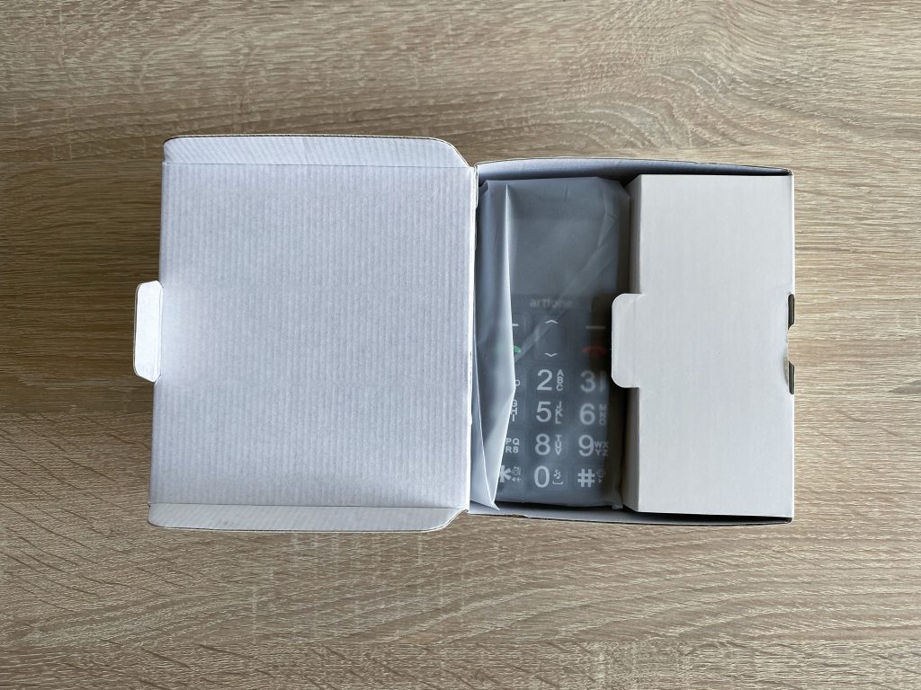 Artfone C1+ Seniorenhandy in der Verpackung 1