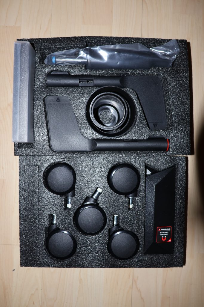 SecretLab Titan Evo Bürostuhl Zubehör verpackt