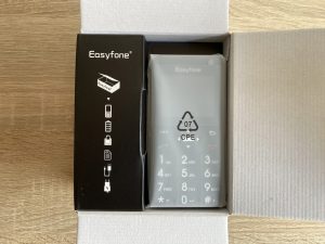 Easyfone Prime-A7 Seniorenhandy in der Verpackung 1