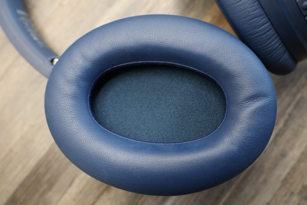 Edifier WH700NB Noise-Cancelling-Kopfhörer Muschel