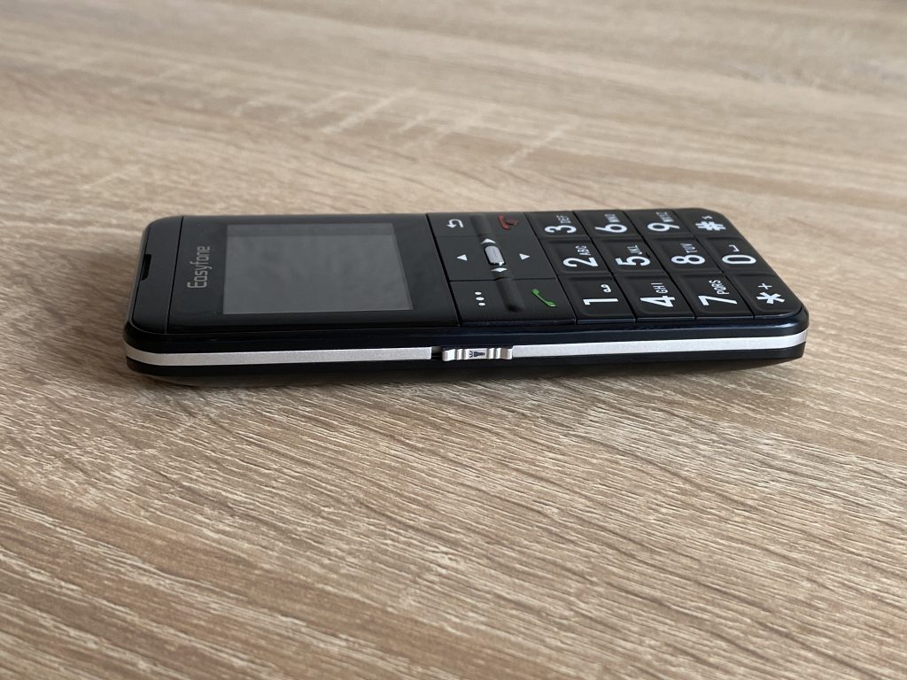 Easyfone Prime-A7 Seniorenhandy linke Seite