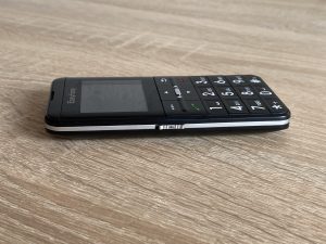 Easyfone Prime-A7 Seniorenhandy linke Seite