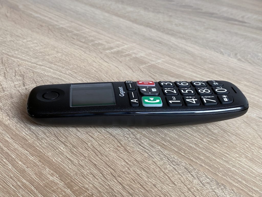 Gigaset E290 Seniorenhandy linke Seite