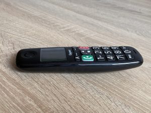 Gigaset E290 Seniorenhandy linke Seite