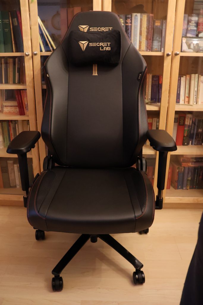 SecretLab Titan Evo Bürostuhl aufgebaut