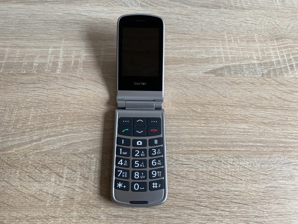 Beafon SL645 Seniorenhandy aufgeklappt 1