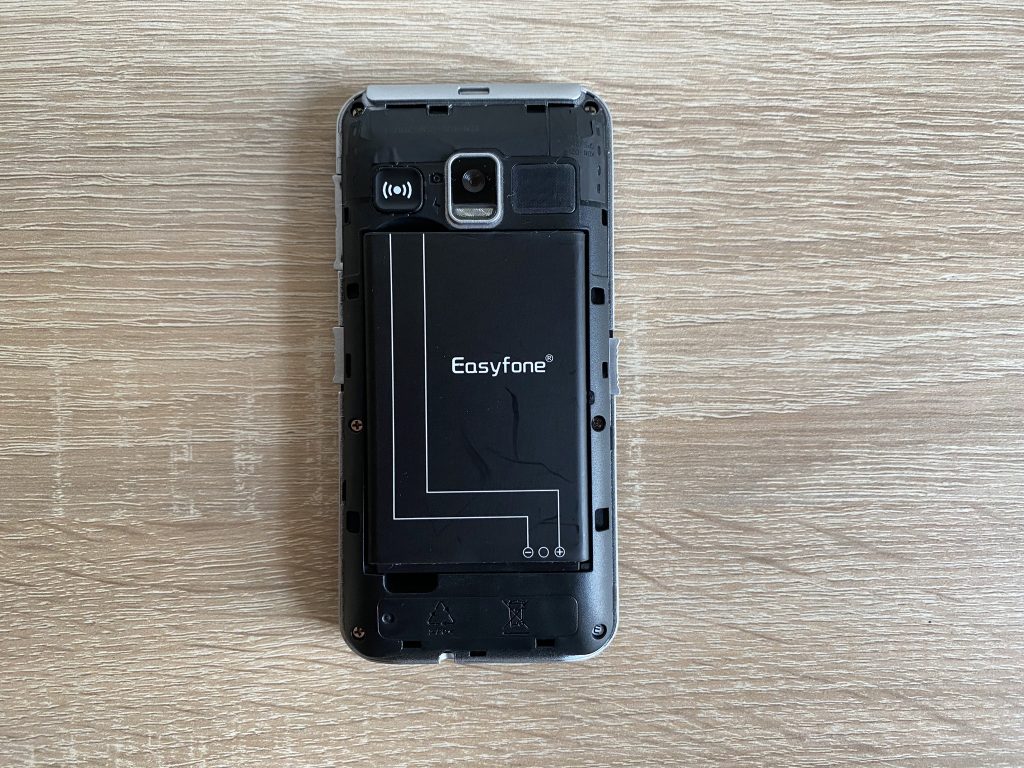 Easyfone Prime-A7 Seniorenhandy eingelegter Akku
