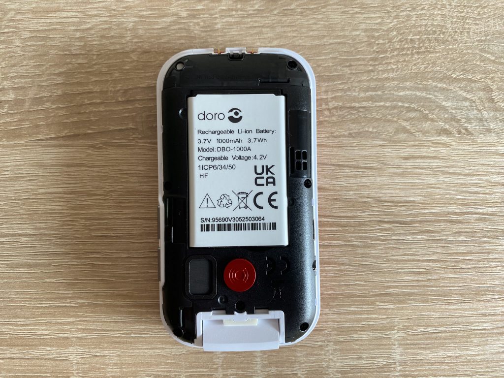 Doro 6040 Seniorenhandy eingelegter Akku