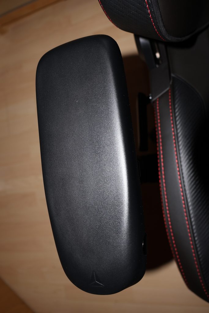 SecretLab Titan Evo Bürostuhl montierte Armlehne