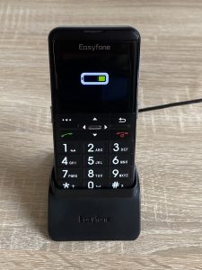 Easyfone Prime-A7 Seniorenhandy Laden in der Ladeschale