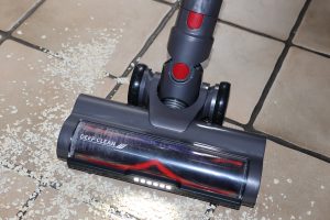 Aujun J10 Akku-Staubsauger Action