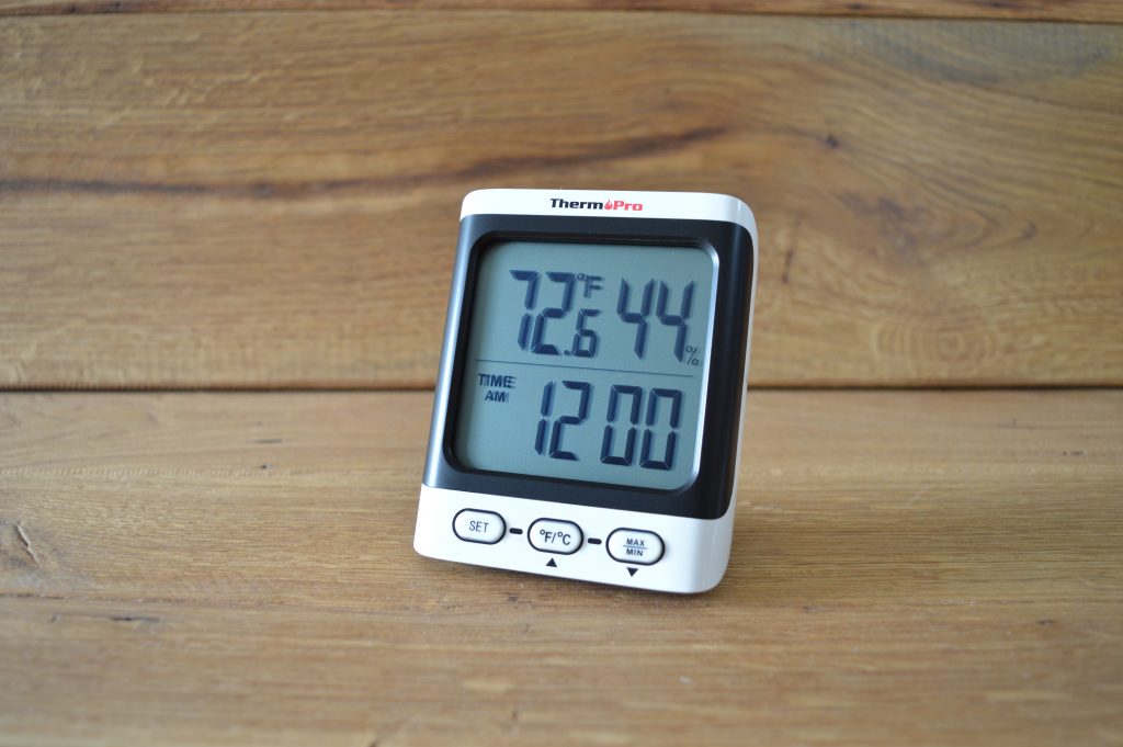ThermoPro TP152 Thermo-Hygrometer Frontansicht