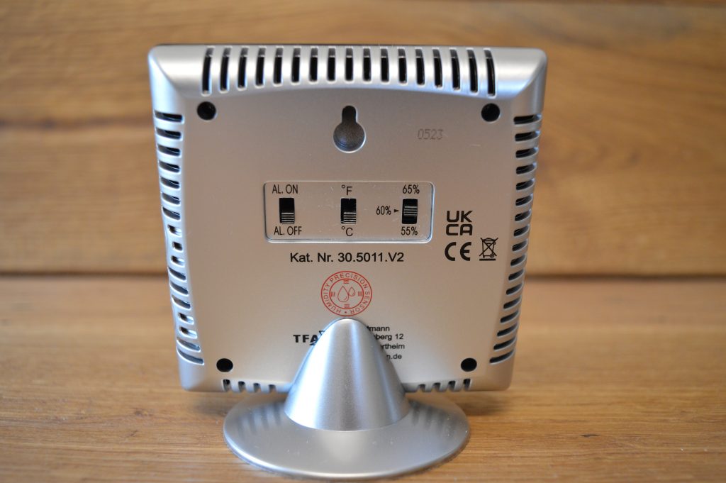 TFA Dostmann Comfort Control Thermo-Hygrometer Rückansicht Bedienelemente