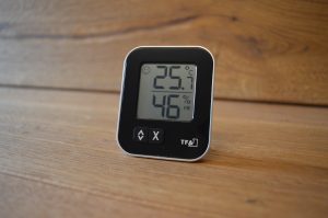 TFA Dostmann Moxx Thermo-Hygrometer Frontansicht