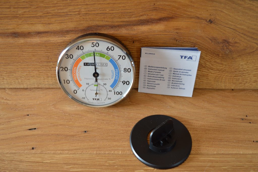 TFA Dostmann Präzisions Thermo-Hygrometer Verpackungsinhalt Einzelteile
