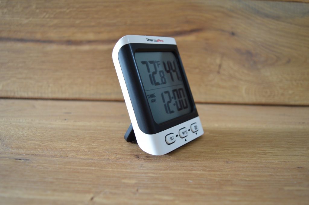ThermoPro TP152 Thermo-Hygrometer Seitenansicht