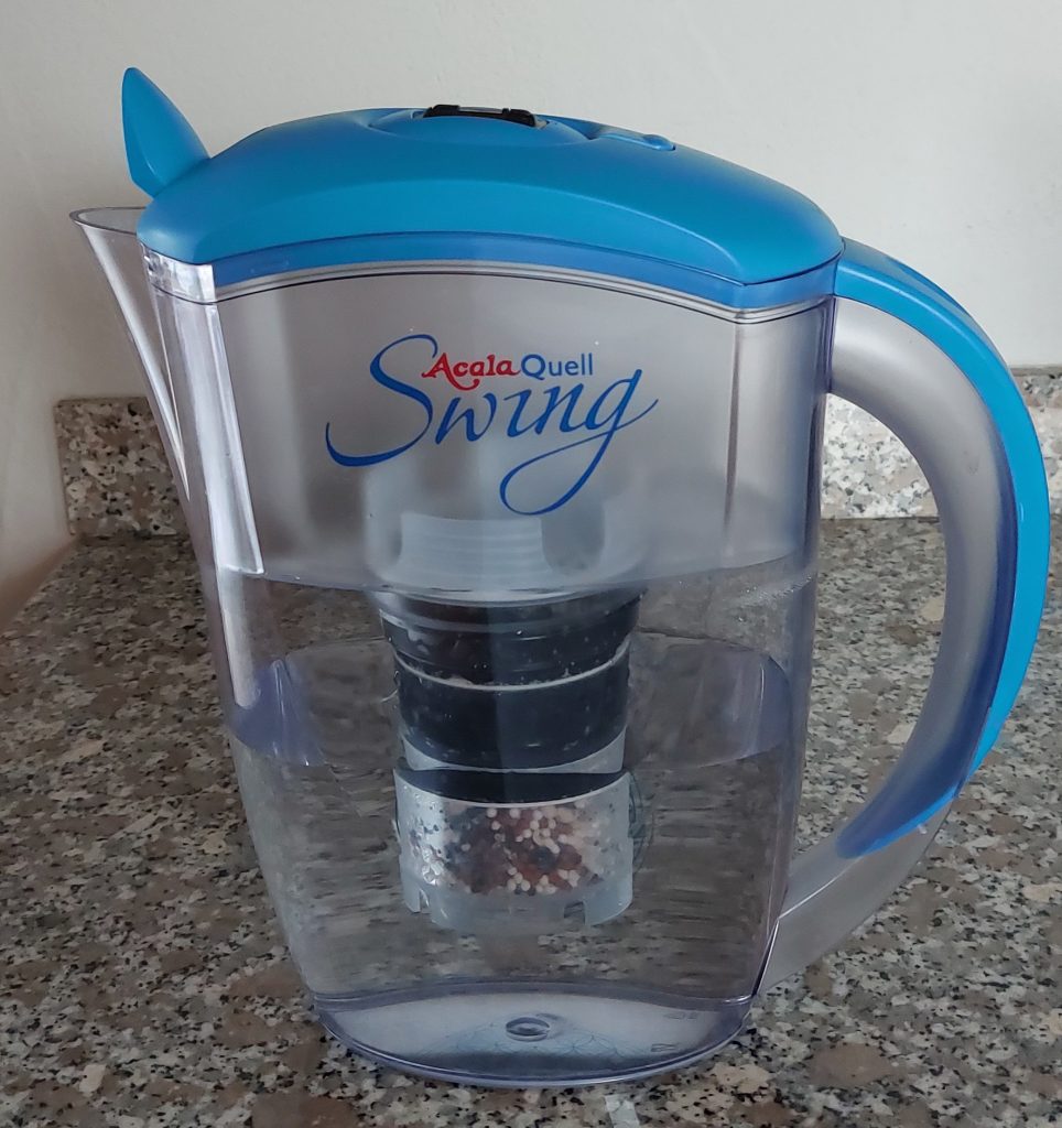 AcalaQuell Swing Wasserfilter mit arretiertem Ausgießer