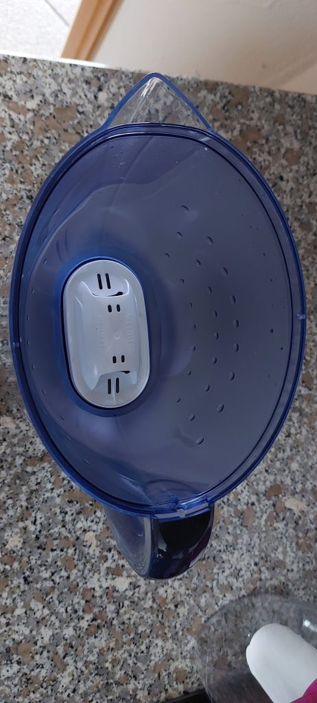 BRITA Marella XL Wasserfilter Blick in die Kanne