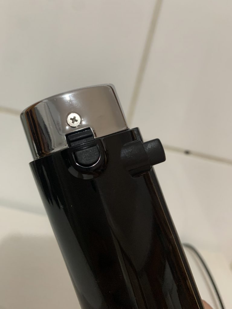 BaByliss AS200E Warmluftbürste Taste zum Entfernen der Aufsätze