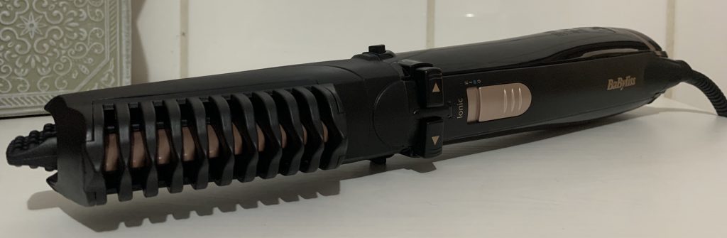 BaByliss AS200E Warmluftbürste. mit aufgesteckter Glättbürste