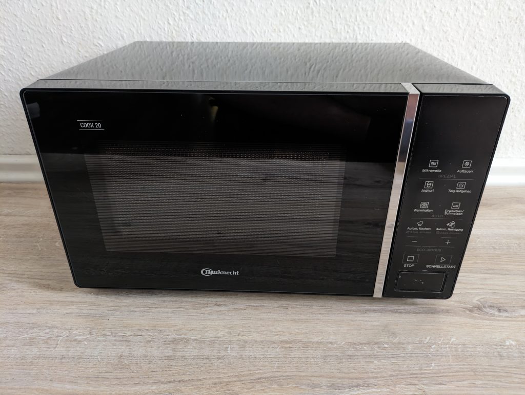 Bauknecht MWK 201 B Mikrowelle von vorne