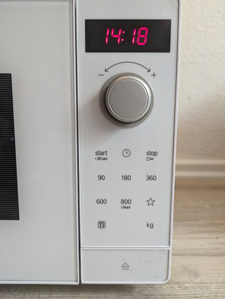 Bedienfeld der Bosch FFL023MW0 Serie 2 Mikrowelle