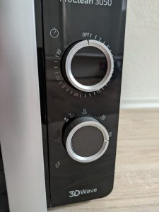 Bedienfeld der Cecotec Microondas ProClean 3050 Mikrowelle (2)