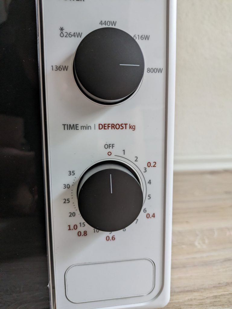 Bedienfeld der Toshiba MM2-MM20PF Mikrowelle