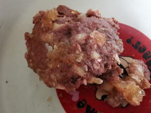 Belcando Frischebeutel Rind mit Spätzle & Zucchini im Napf