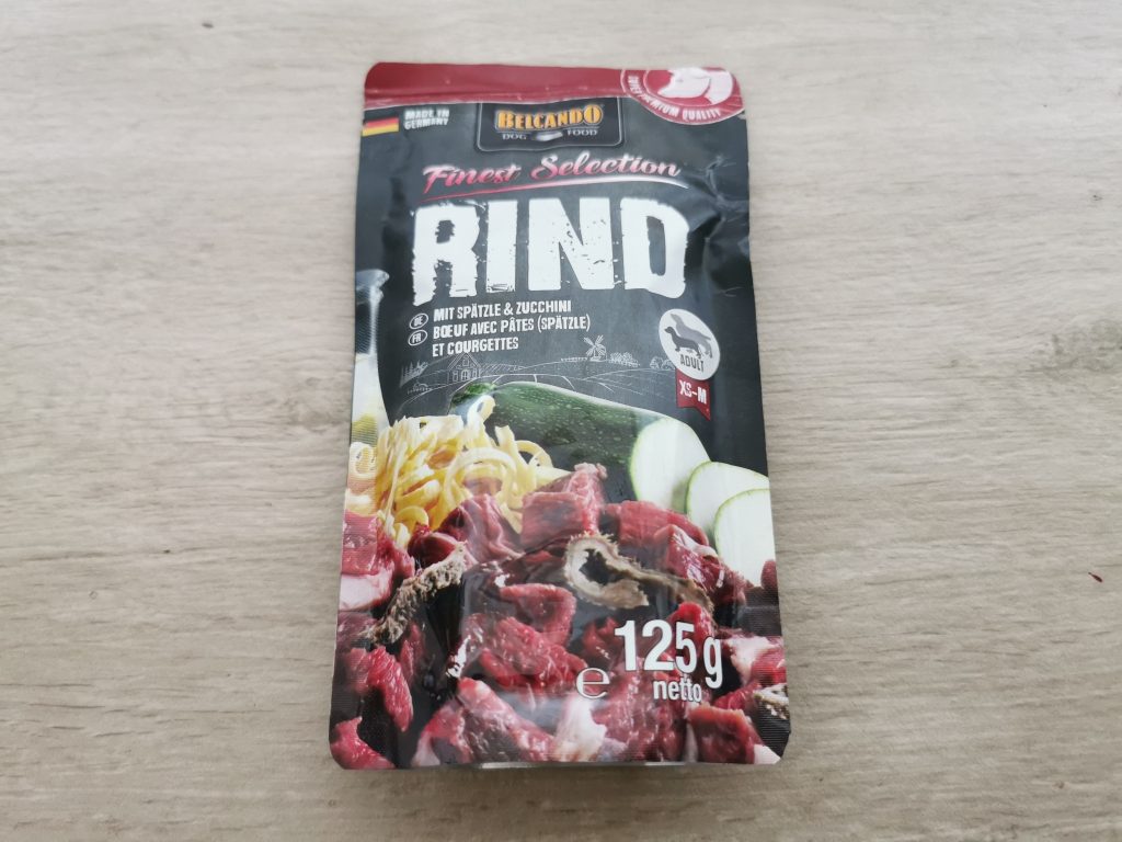Belcando Frischebeutel Rind mit Spätzle & Zucchini von vorn