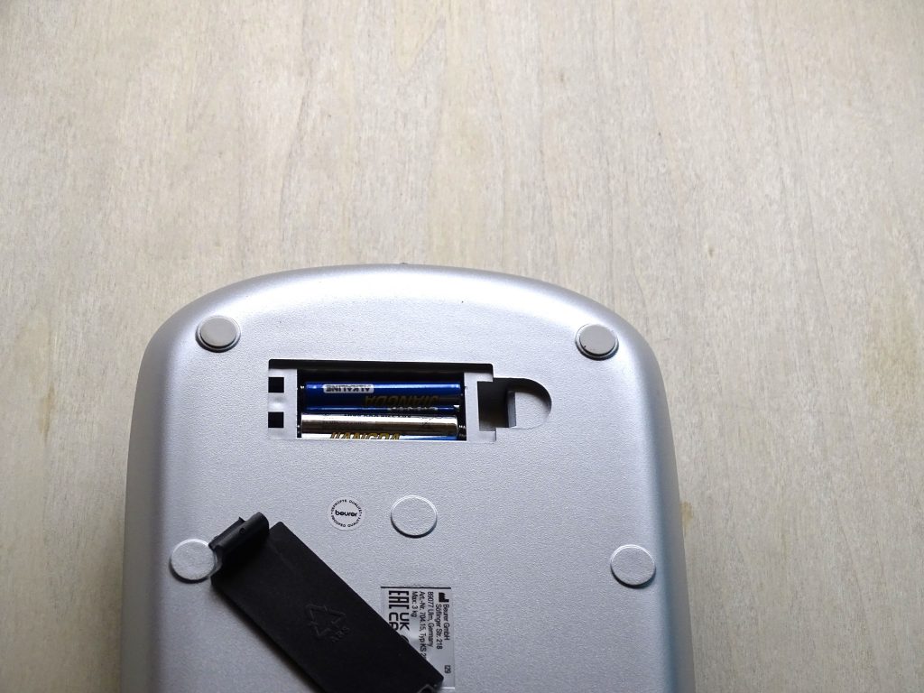 Beurer KS 25 Batterien im Batteriefach