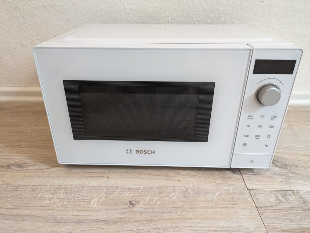 Bosch FFL023MW0 Serie 2 Mikrowelle von vorne