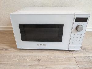 Bosch FFL023MW0 Serie 2 Mikrowelle von vorne