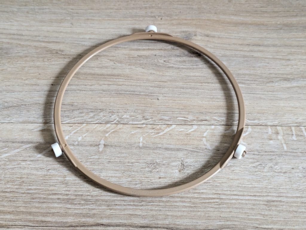 Drehring der Cecotec Microondas ProClean 3050 Mikrowelle