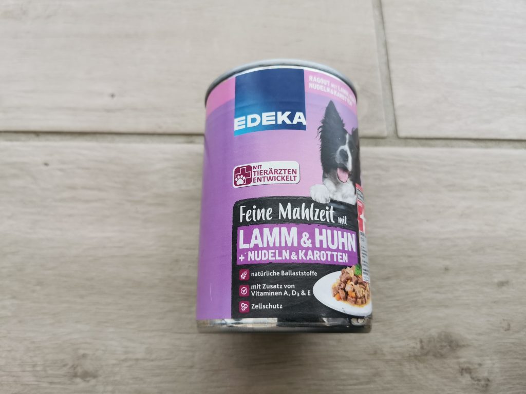 Edeka Feine Mahlzeit mit Lamm, Huhn, Nudeln und Karotten Dosenaufdruck vorn