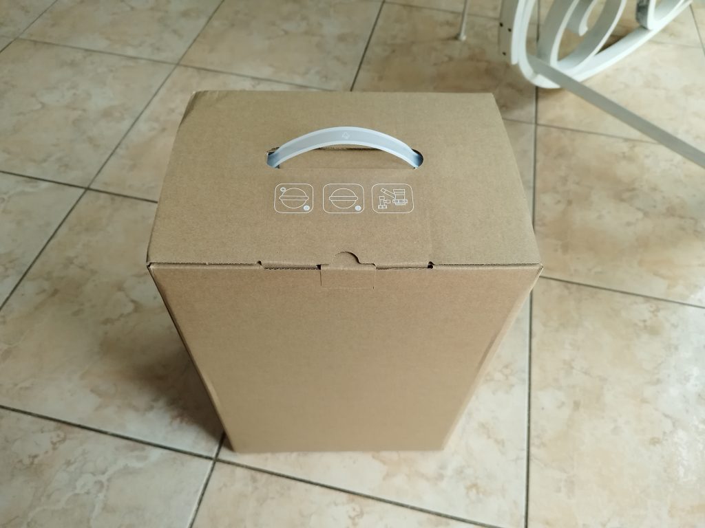 Einzelverpackung-der-Wasserstation-des-SwitchBot-S10-Saug-Wisch-Roboters