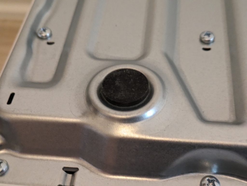 Fuß der Siemens FF023LMW0 iQ300 Mikrowelle