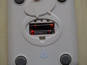 GRIFEMA Küchenwaage Batterien im Batteriefach