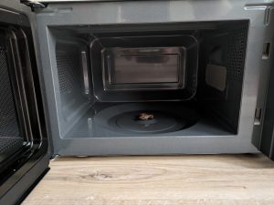 Garraum der CASO Design M20 Ecostyle Mikrowelle