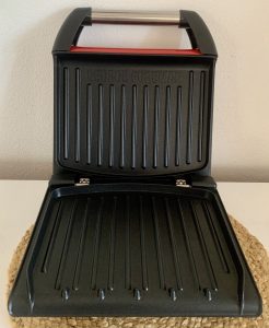 George Foreman 25030-56 Konatktgrill geöffnet von vorne