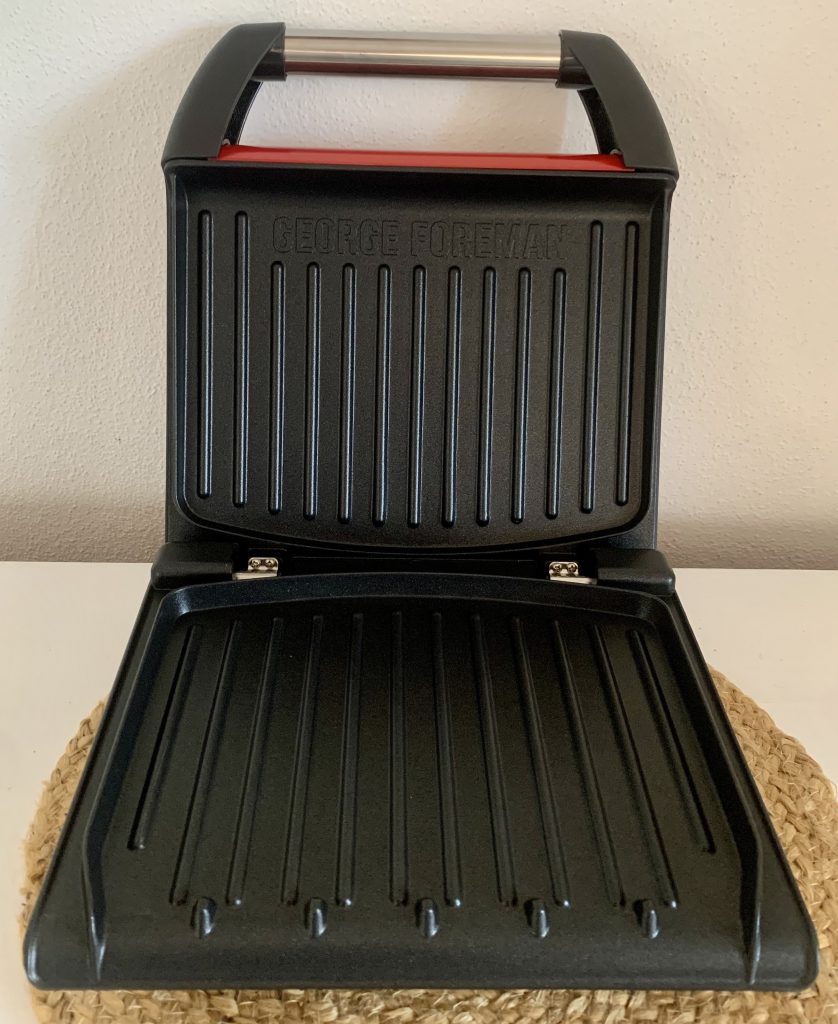 George Foreman 25030-56 Konatktgrill geöffnet von vorne