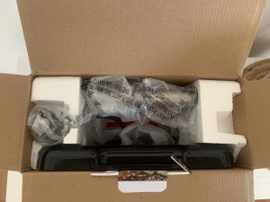 George Foreman 25030-56 Konatktgrill im geöffneten Karton von oben