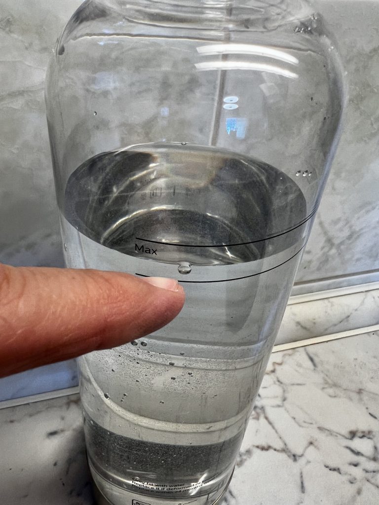 Philips GoZero ADD4901BK/10 Wassersprudler Wasserflasche mit Wasserstandsanzeige
