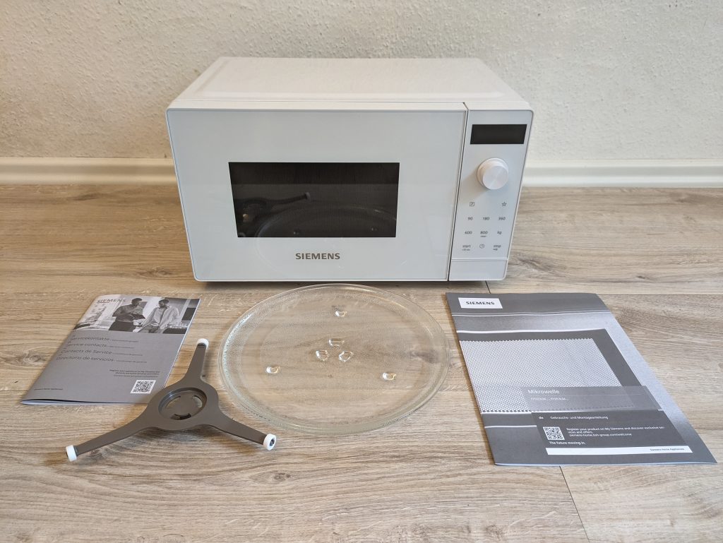 Lieferumfang der Siemens FF023LMW0 iQ300 Mikrowelle