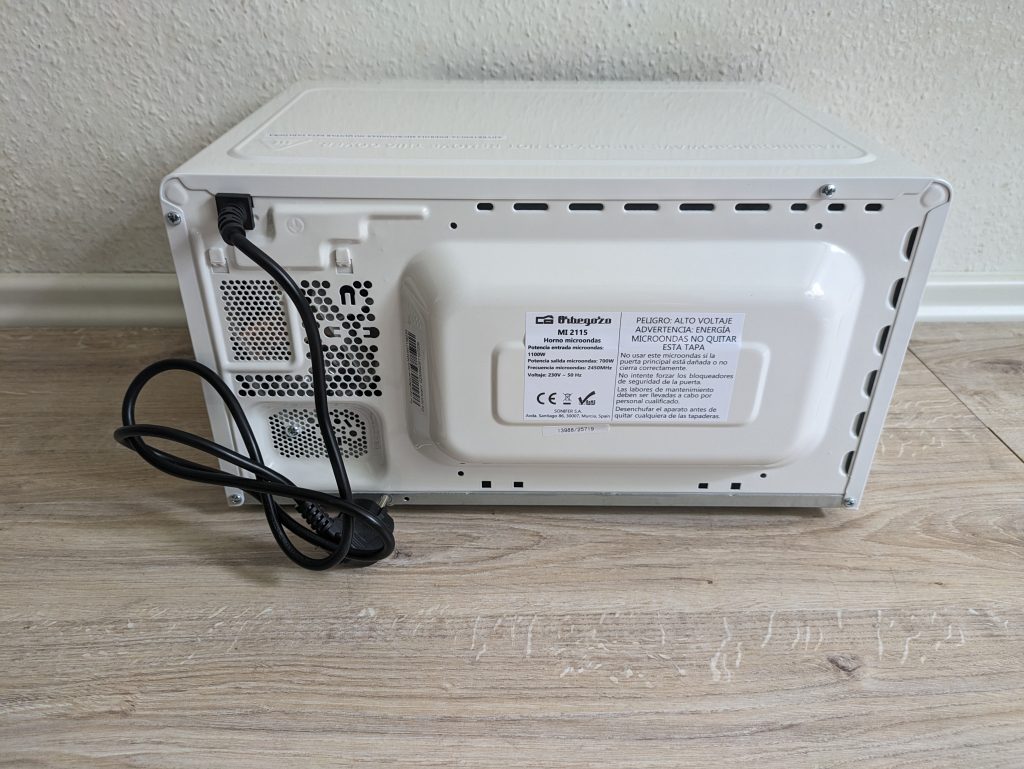 Orbegozo MI 2115 Mikrowelle von hinten